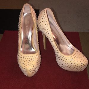 Spiked David’s bridal shoes size 7